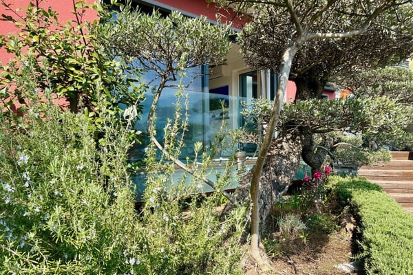 Luxuriöse 2,5 Zimmerwohnung in direkter Seenähe 36