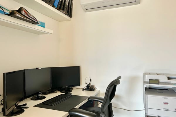 Luxuriöse 2,5 Zimmerwohnung in direkter Seenähe 24