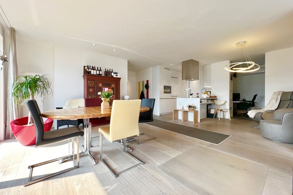 Luxuriöse 2,5 Zimmerwohnung in direkter Seenähe 11