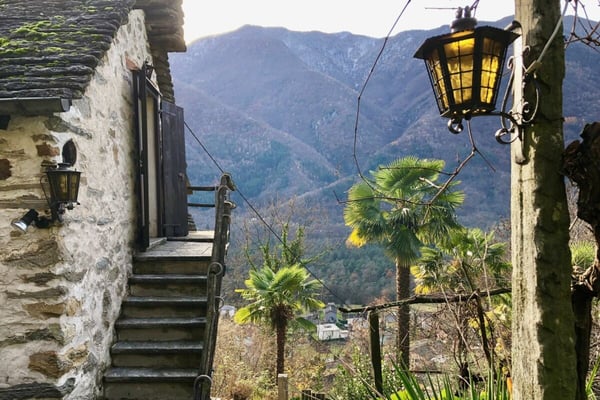 VERKAUFT ! Gemütliches Landhaus mit herrlichem Grundstück in ganzjähriger Sonnenlage 28