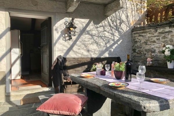 VERKAUFT ! Gemütliches Landhaus mit herrlichem Grundstück in ganzjähriger Sonnenlage 17