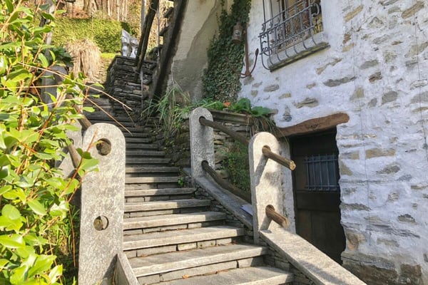 VERKAUFT ! Gemütliches Landhaus mit herrlichem Grundstück in ganzjähriger Sonnenlage 31