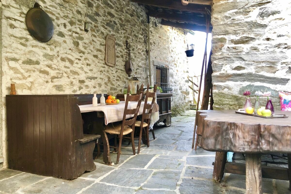 VERKAUFT ! Gemütliches Landhaus mit herrlichem Grundstück in ganzjähriger Sonnenlage