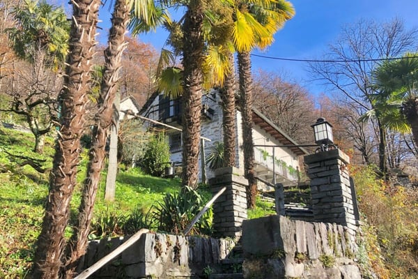 VERKAUFT ! Gemütliches Landhaus mit herrlichem Grundstück in ganzjähriger Sonnenlage 27