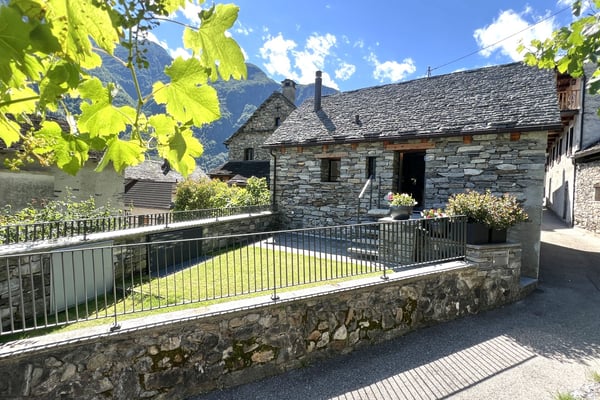 Top neugebautes Rustico mit kleinem Garten -  Erstbezug