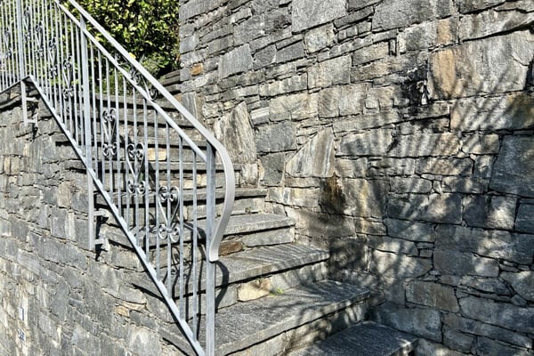 VERKAUFT !!! Charmantes Einfamilienhaus , mit Pool und mit separatem Gästestudio 38