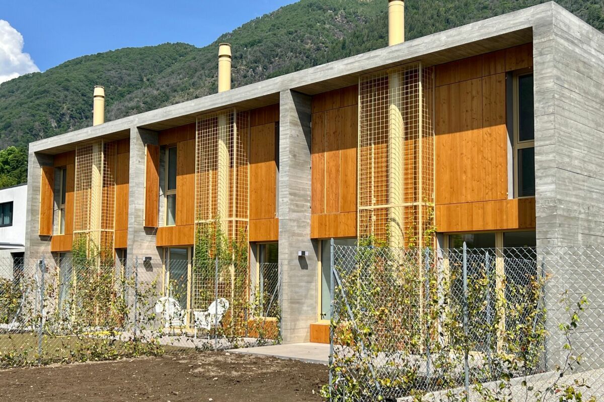 Einfamilien-/Reihenhaus mit Garten und 2 Parkplätzen