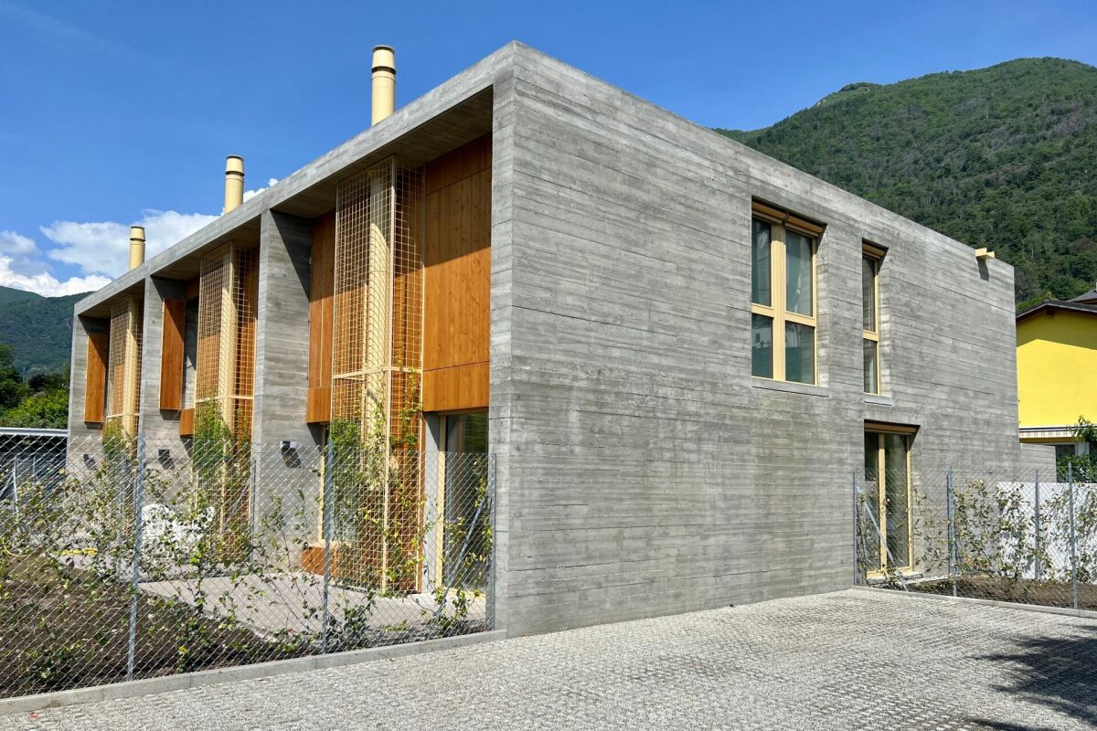Einfamilien-/Reihenhaus mit Garten und 2 Parkplätzen