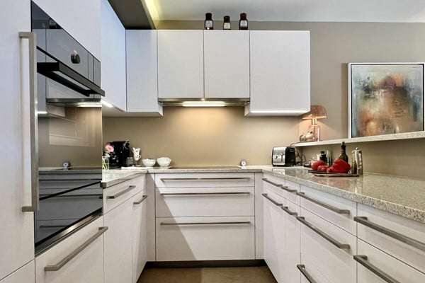 PERFEKTE WOHNUNG - Tolle Lage, Klima, Innenpool und günstige Nebenkosten ! 8