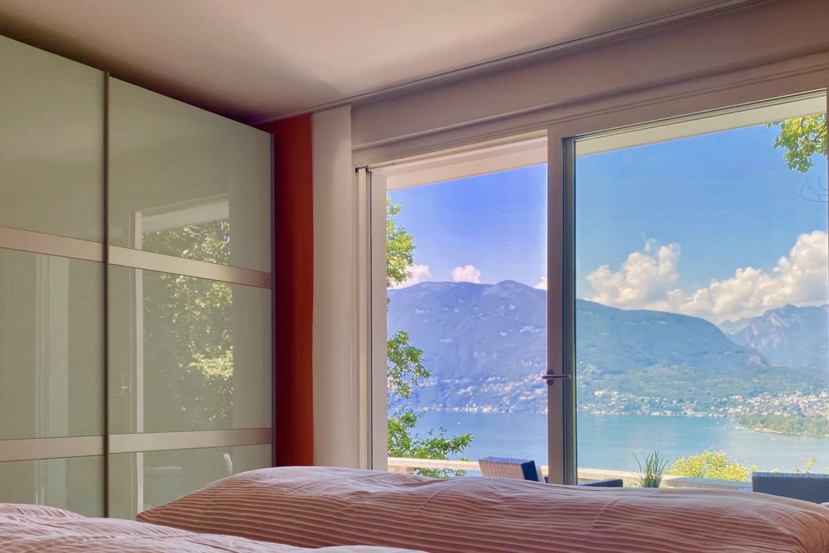 Exclusive villa with breathtaking 180° panoramic lake views and complete privacy