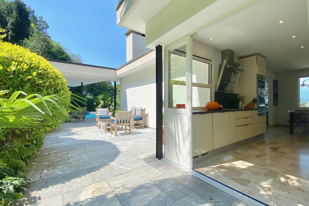 Exclusive villa with breathtaking 180° panoramic lake views and complete privacy