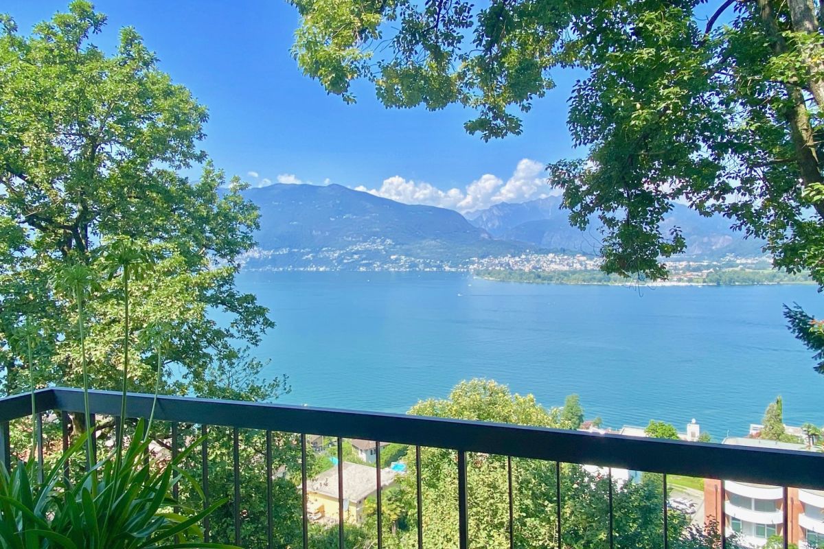 Exclusive villa with breathtaking 180° panoramic lake views and complete privacy