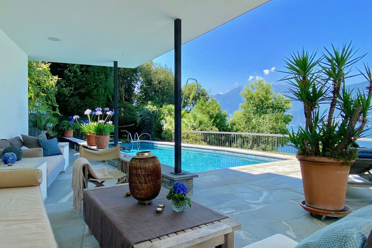Exclusive villa with breathtaking 180° panoramic lake views and complete privacy