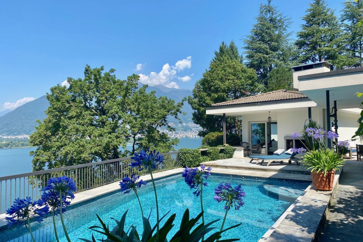 Exclusive villa with breathtaking 180° panoramic lake views and complete privacy
