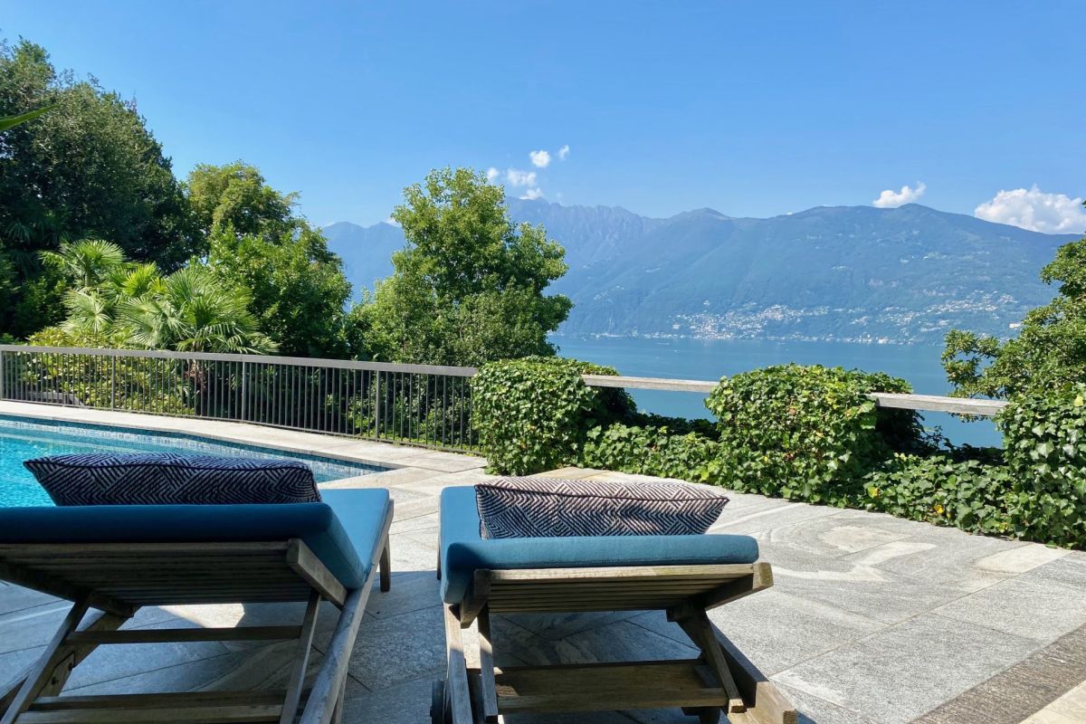 Exclusive villa with breathtaking 180° panoramic lake views and complete privacy