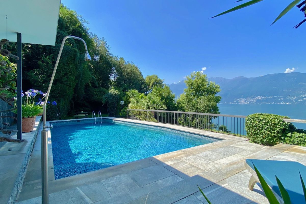 Exclusive villa with breathtaking 180° panoramic lake views and complete privacy