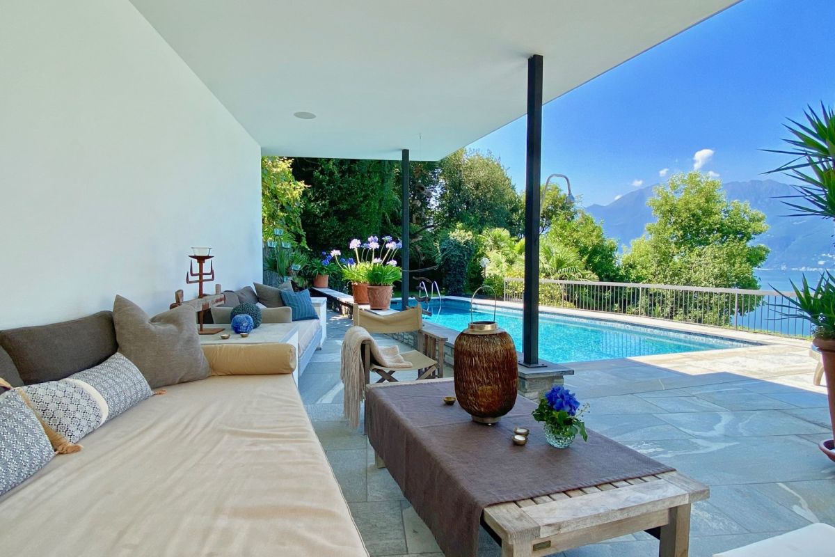 Exclusive villa with breathtaking 180° panoramic lake views and complete privacy