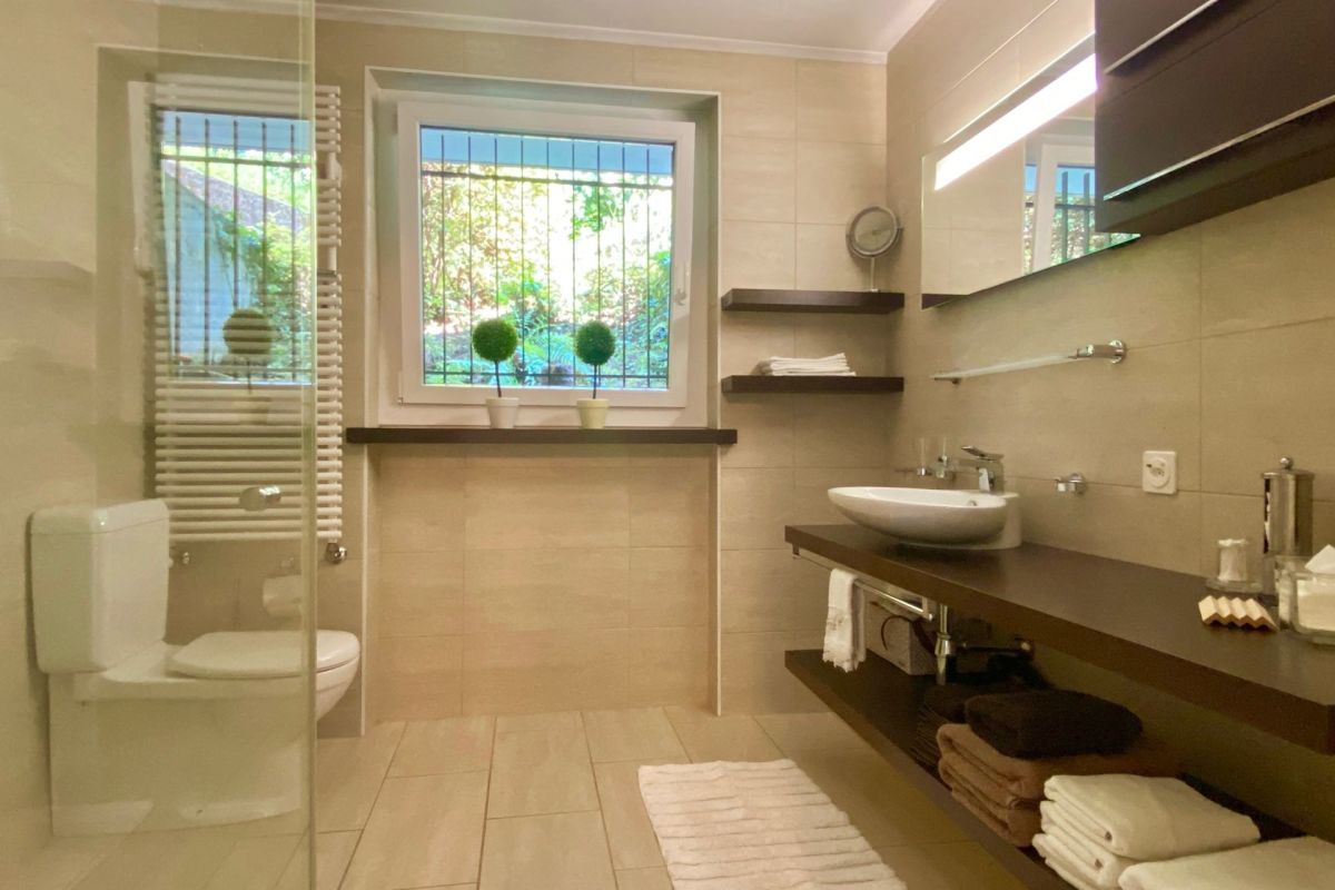 Exclusive villa with breathtaking 180° panoramic lake views and complete privacy