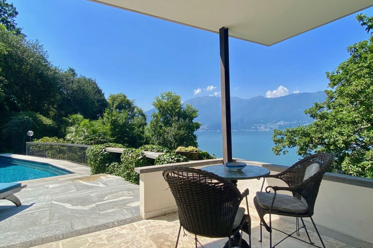 Exclusive villa with breathtaking 180° panoramic lake views and complete privacy