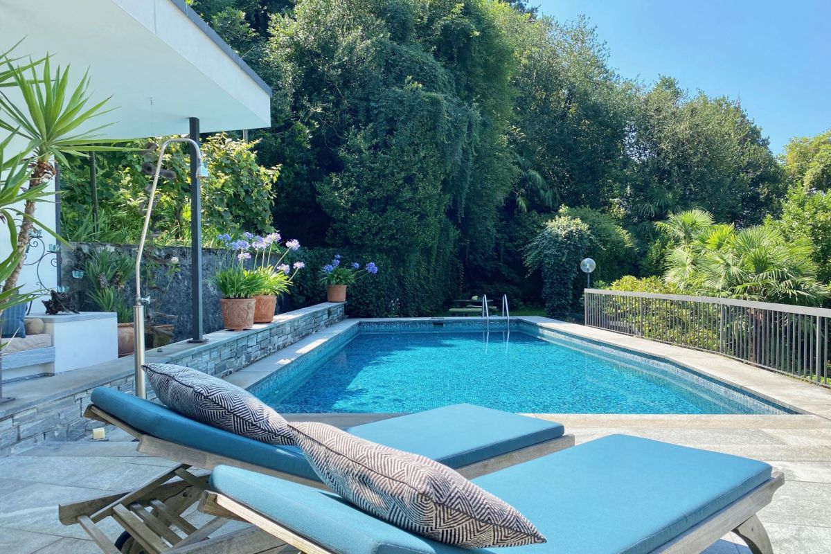 Exclusive villa with breathtaking 180° panoramic lake views and complete privacy