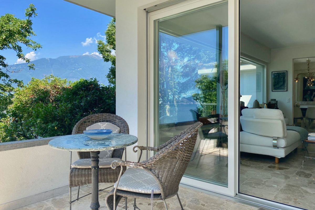 Exclusive villa with breathtaking 180° panoramic lake views and complete privacy