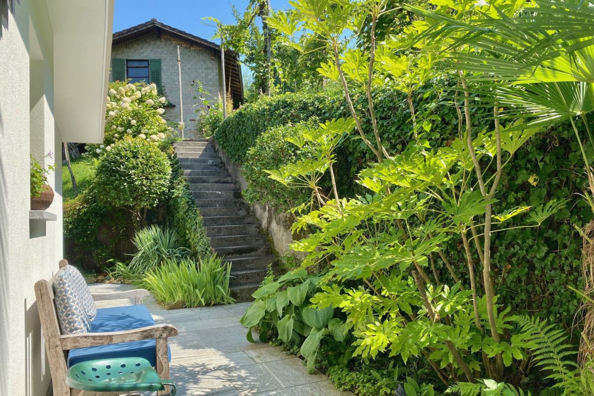 Exclusive villa with breathtaking 180° panoramic lake views and complete privacy