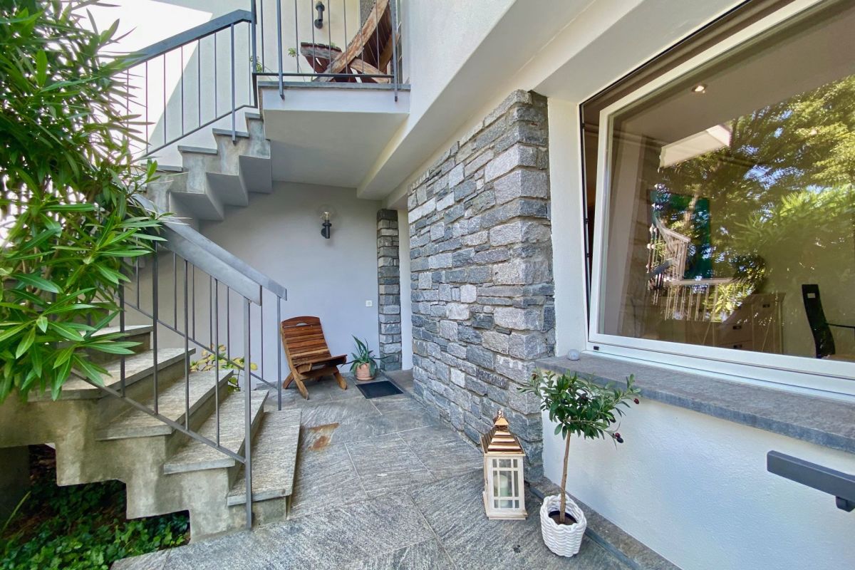 Exclusive villa with breathtaking 180° panoramic lake views and complete privacy