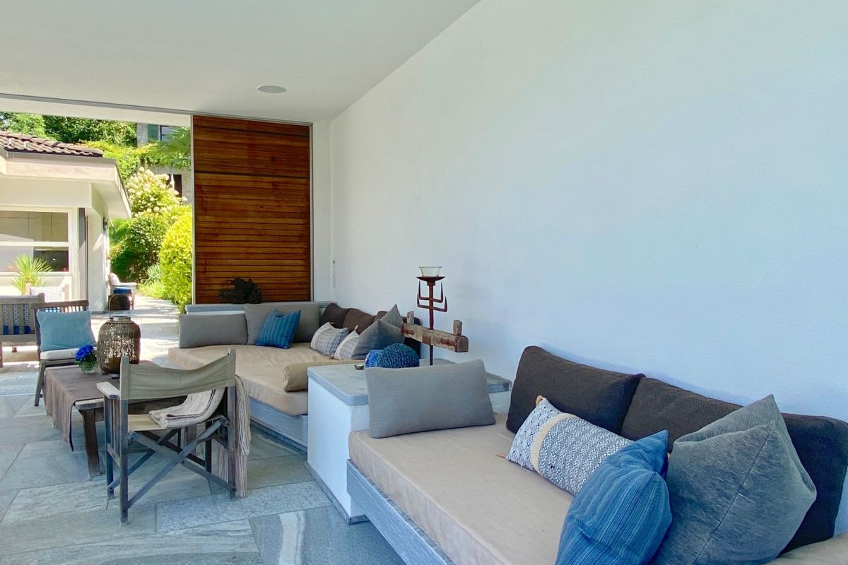 Exclusive villa with breathtaking 180° panoramic lake views and complete privacy