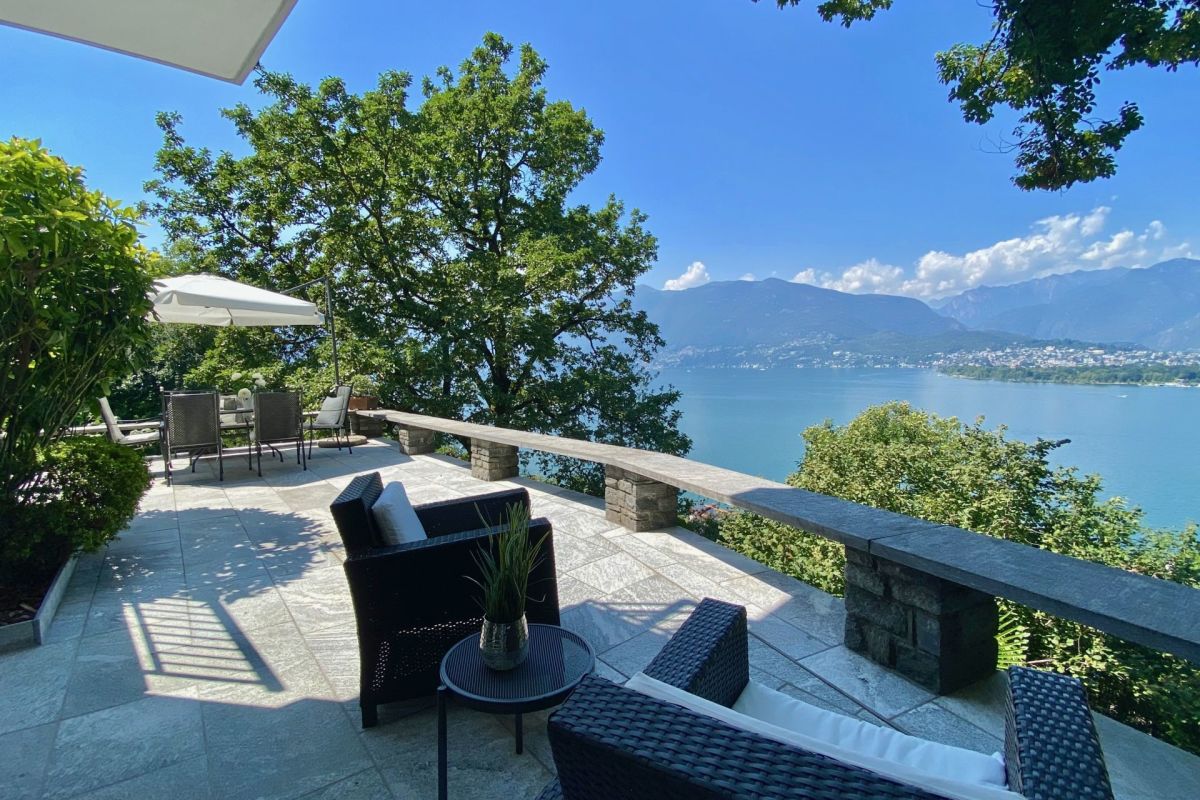 Exclusive villa with breathtaking 180° panoramic lake views and complete privacy