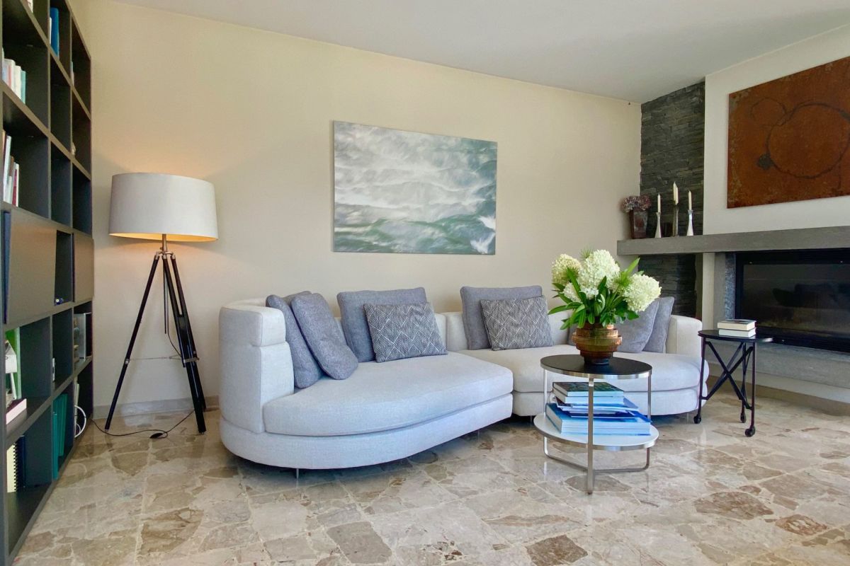 Exclusive villa with breathtaking 180° panoramic lake views and complete privacy