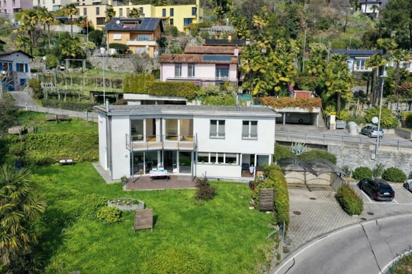 RESERVIERT !!! Modernes Familienhaus in Sonnenlage mit herrlichem Garten
