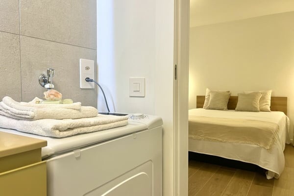 Charmante Ferienwohnung im Herzen von Ronco s. Ascona mit Balkon 12