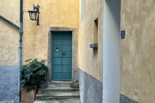 Charmante Ferienwohnung im Herzen von Ronco s. Ascona mit Balkon 17