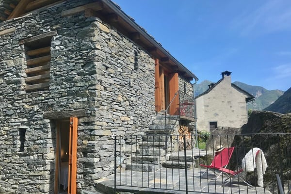 Charmantes Steinhaus mitten im Grünen 30
