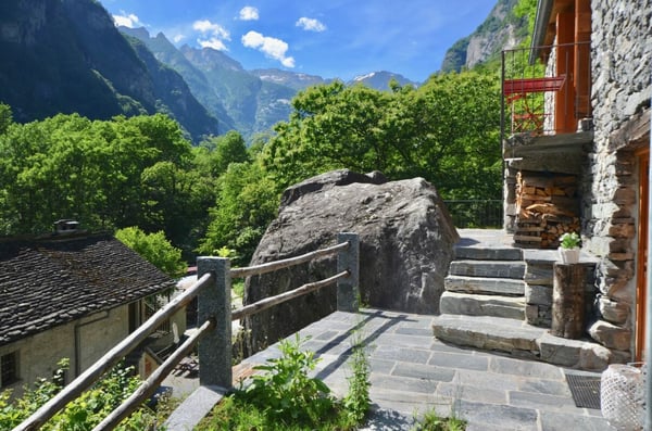 Charmantes Steinhaus mitten im Grünen 32