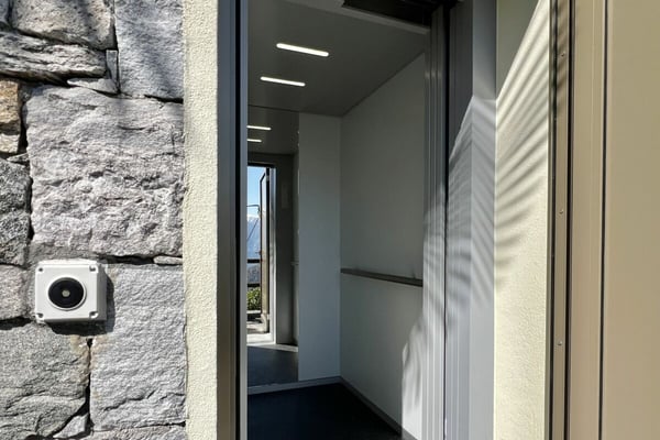 Schönes Einfamilienhaus in herrlicher Sonnenlage mit grossem Garten, eigenem Weinberg und Lift 65