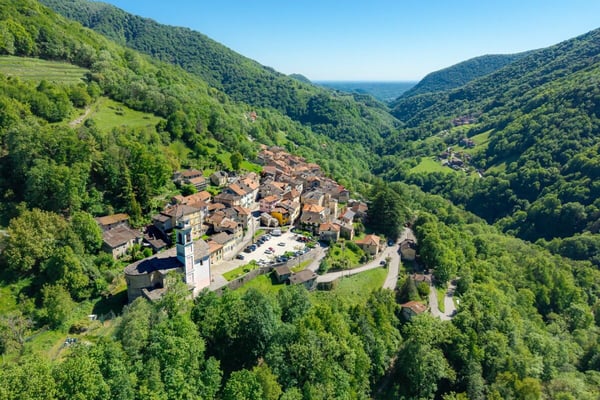 LEBENSTRAUM TESSIN - Charmant renoviertes Dorfhaus mit grossem Atelier ideal für Kunst&Kultur und B&B 2