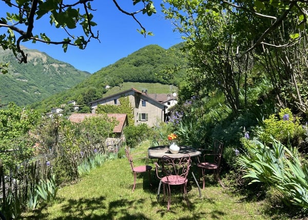 LEBENSTRAUM TESSIN - Charmant renoviertes Dorfhaus mit grossem Atelier ideal für Kunst&Kultur und B&B 1