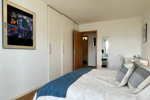 TOP LAGE mit 180° Seesicht - Exklusive Wohnung mit separatem Gästebereich und Gemeinschaftspool 18