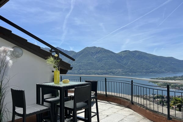 TOP LAGE mit 180° Seesicht - Exklusive Wohnung mit separatem Gästebereich und Gemeinschaftspool 28