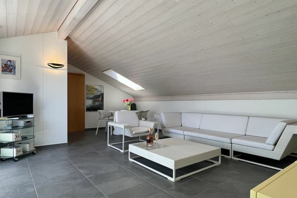 TOP LAGE mit 180° Seesicht - Exklusive Wohnung mit separatem Gästebereich und Gemeinschaftspool 40