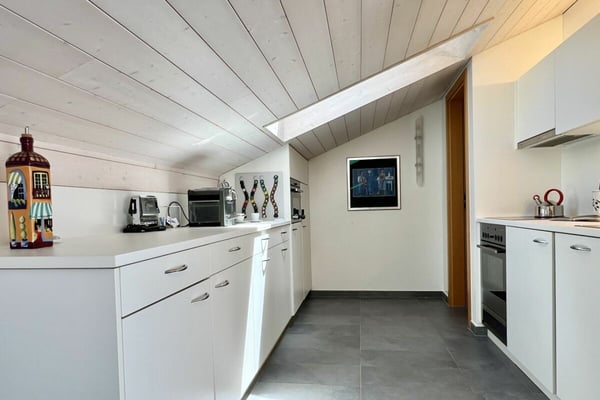 TOP LAGE mit 180° Seesicht - Exklusive Wohnung mit separatem Gästebereich und Gemeinschaftspool 34