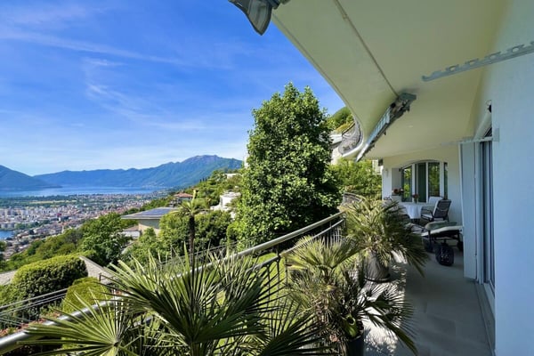 TOP LAGE mit 180° Seesicht - Exklusive Wohnung mit separatem Gästebereich und Gemeinschaftspool 22