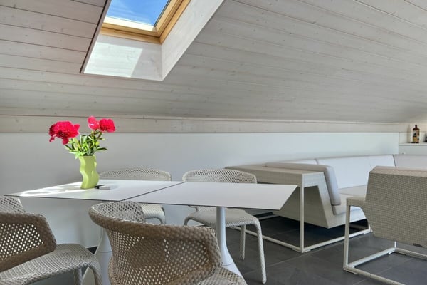 TOP LAGE mit 180° Seesicht - Exklusive Wohnung mit separatem Gästebereich und Gemeinschaftspool 41