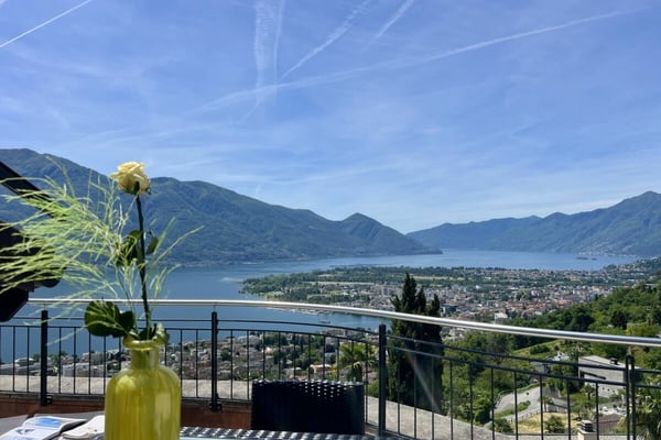 TOP LAGE mit 180° Seesicht - Exklusive Wohnung mit separatem Gästebereich und Gemeinschaftspool 30