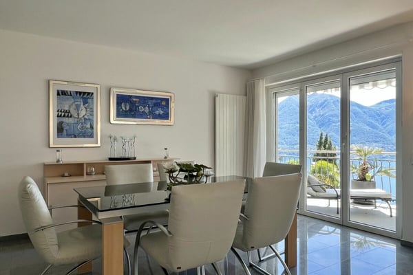 TOP LAGE mit 180° Seesicht - Exklusive Wohnung mit separatem Gästebereich und Gemeinschaftspool 5