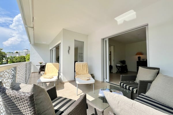 Charmante 3.5 Zimmerwohnung in Sonnenlage mit Teilseesicht und Gemeinschaftsinnenpool 5