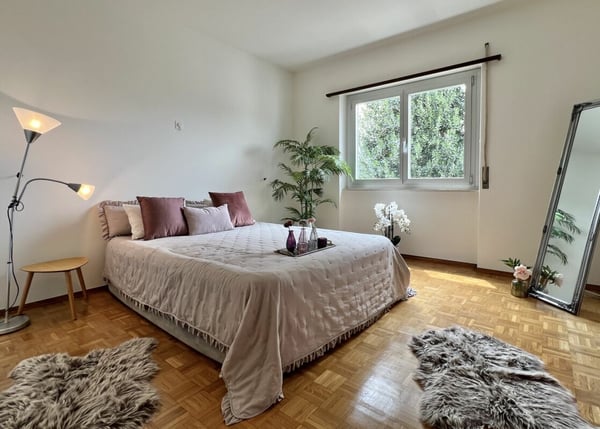 4,5 Zi. Wohnung in Zweifamilienhaus mit 180° Seesicht, grosser Sonnenterrasse & eigenem Garten 16