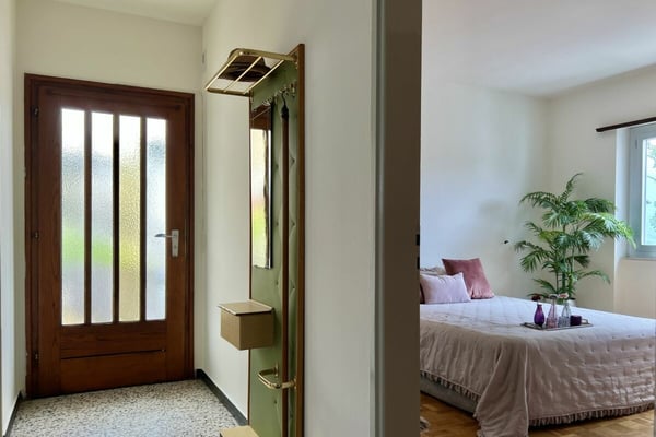 4,5 Zi. Wohnung in Zweifamilienhaus mit 180° Seesicht, grosser Sonnenterrasse & eigenem Garten 25