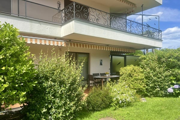 Elegante Ferienwohnung mit grosser Terrasse, Gemeinschaftspool und direktem Seezugang 10